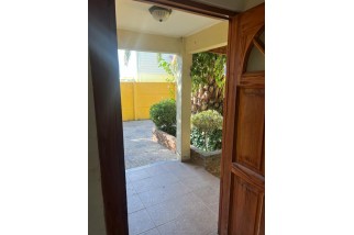 En Venta Hermosa casa con 4D, 3B y E, en pasaje El Espino, Lampa