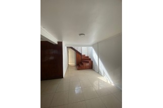 En Venta Casa de 2 Pisos + Depto. Interior 4D, 2B y 2E, en La FLorida