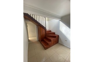 En Venta Casa de 2 Pisos + Depto. Interior 4D, 2B y 2E, en La FLorida