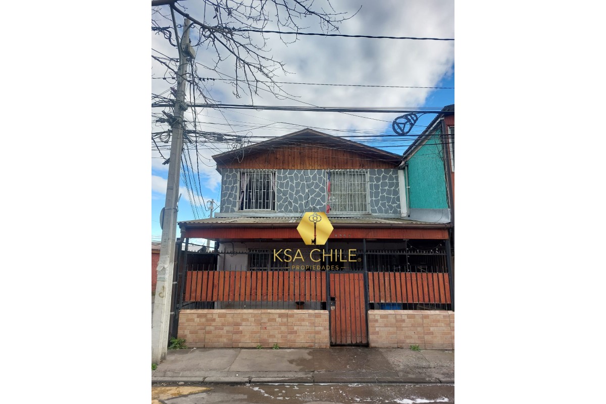 En Venta Casa de 2 Pisos + Depto. Interior 4D, 2B y 2E, en La FLorida