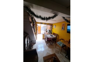En Venta casa de 2 pisos, con 2D, 1B y E, en calle María Elena, La Florida