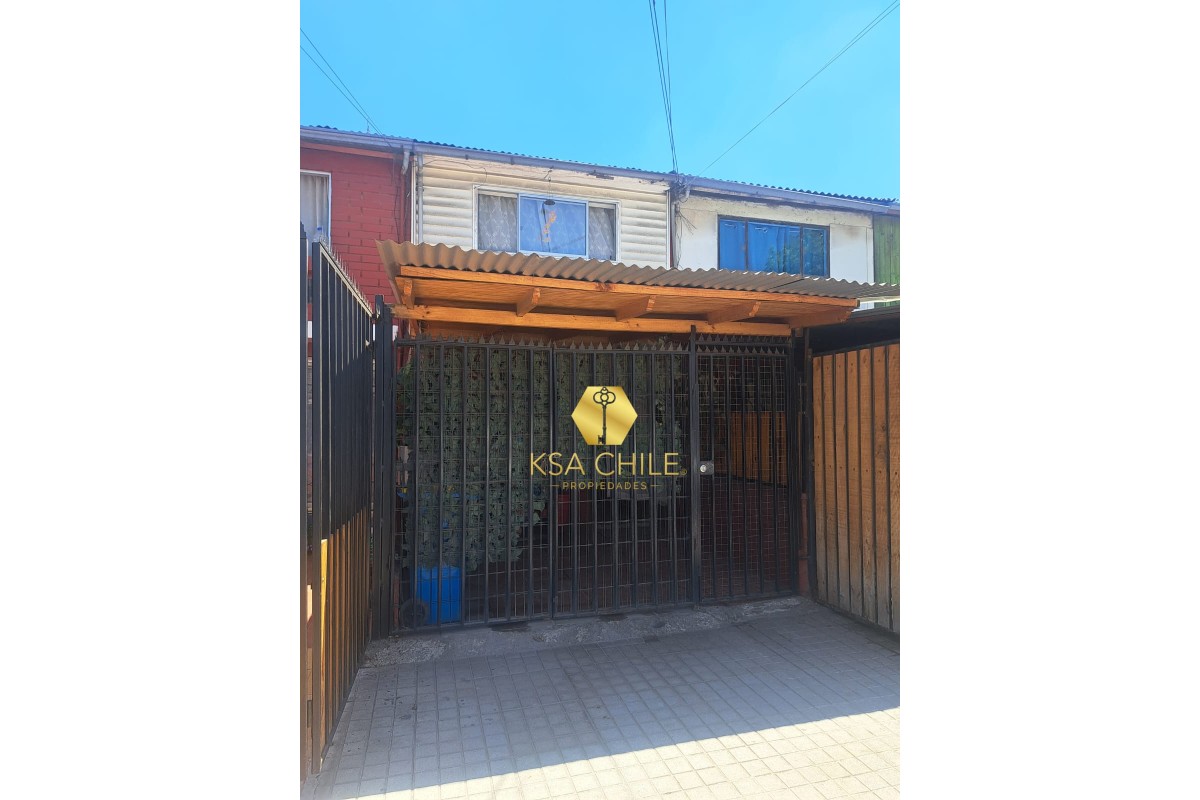 En Venta casa de 2 pisos, con 2D, 1B y E, en calle María Elena, La Florida