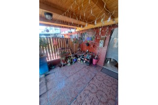 En Venta casa de 2 pisos, con 2D, 1B y E, en calle María Elena, La Florida