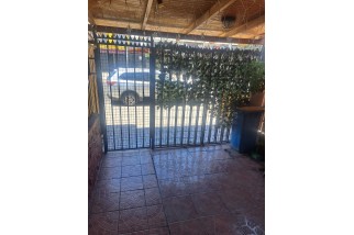 En Venta casa de 2 pisos, con 2D, 1B y E, en calle María Elena, La Florida