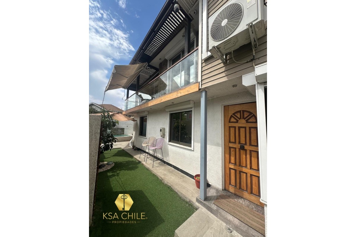 En Venta Casa de 2 Pisos, 4D, 3B, 2E, en Maipú