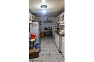 VENDE CASA 2 PISOS, 4D, 2B y E, RÍO SANTO 1564, CERRO NAVIA