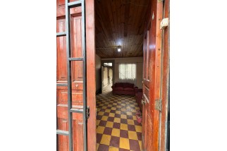 Amplia propiedad, 1 piso 212 m2, valor UF 2500