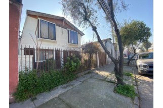 En Venta Casa con 5D, 2B y E, en Estación Central