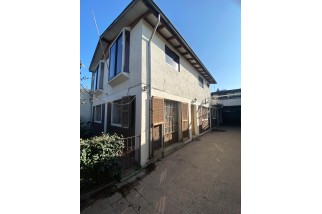 En Venta Casa con 5D, 2B y E, en Estación Central