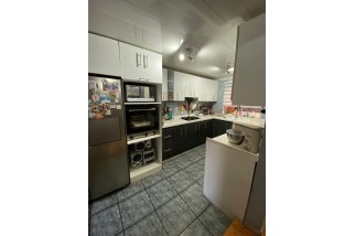 En venta casa amoblada de 2 pisos, 5D, 2B y 3E, en Maipú.