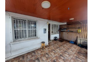 En Venta Casa de 2 Pisos + Depto. Interior 4D, 2B y 2E, en La FLorida