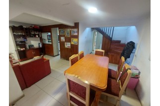 Se Vende Casa de 2 Pisos + Depto. Interior 2743 Uf 4D, 2B y 2 E, en  La FLorida
