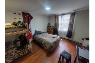 Se Vende Casa de 2 Pisos + Depto. Interior 2743 Uf 4D, 2B y 2 E, en  La FLorida