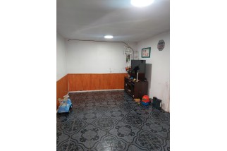 Se Vende Casa de 2 Pisos + Depto. Interior 2743 Uf 4D, 2B y 2 E, en  La FLorida