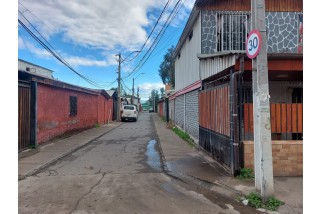 Se Vende Casa de 2 Pisos + Depto. Interior 2743 Uf 4D, 2B y 2 E, en  La FLorida