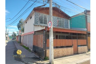Se Vende Casa de 2 Pisos + Depto. Interior 2743 Uf 4D, 2B y 2 E, en  La FLorida
