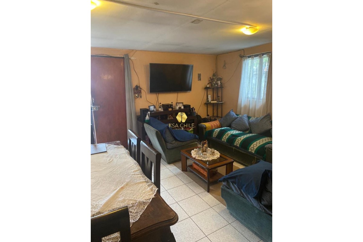 En venta casa usada de 1 piso, 3D, 1B y E, en calle Francisco Bilbao, La Pintana